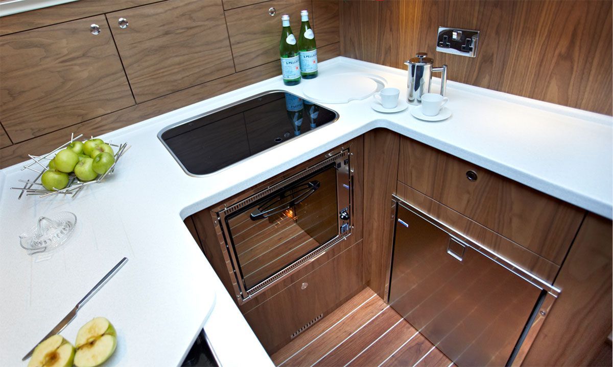 2019 Haines Marine 32 Sedan