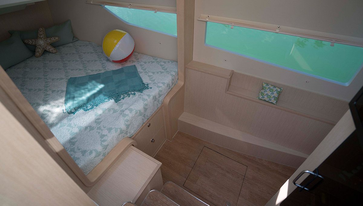 Aquila 36 Sport hull cabin with double berth
