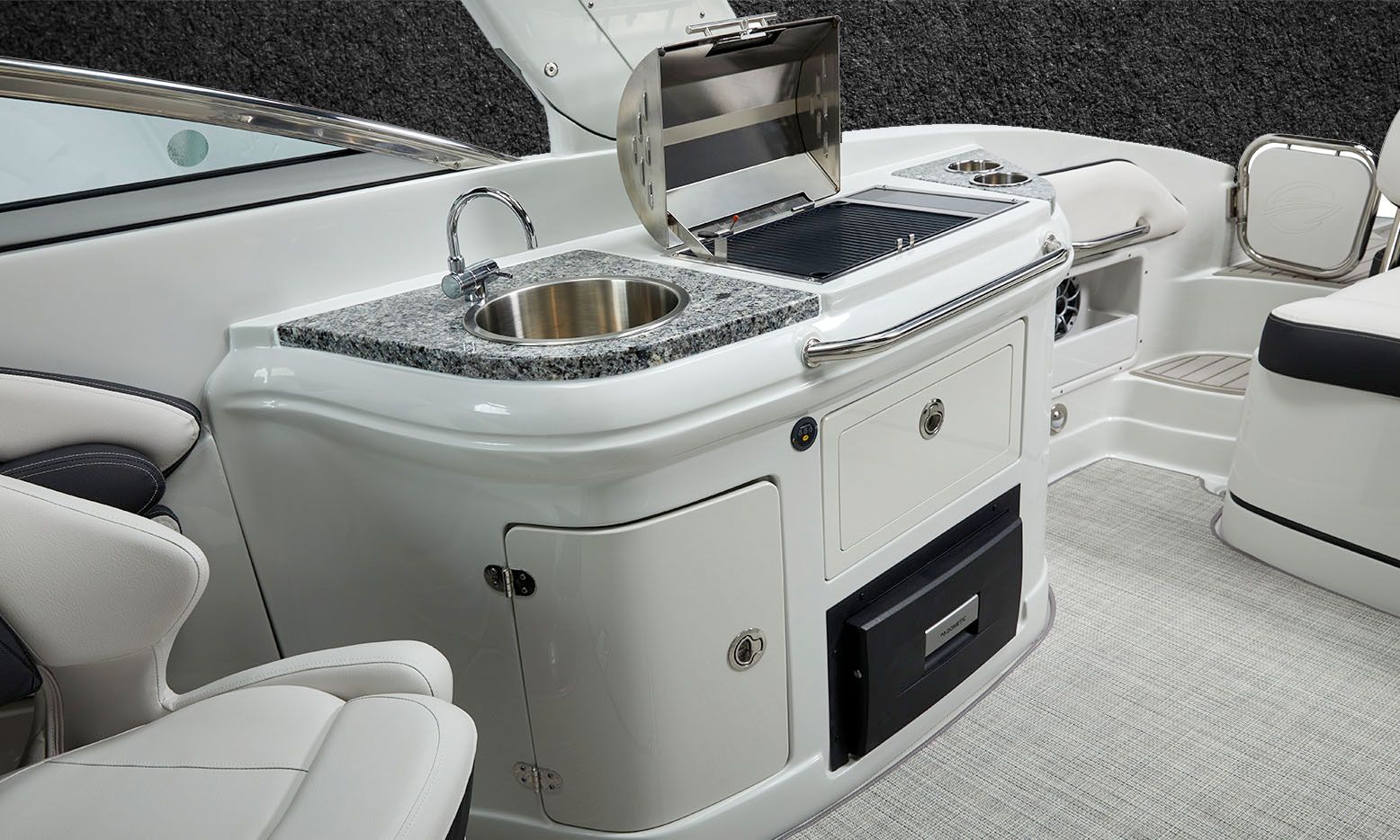 Crownline E285 optional cockpit galley with grill