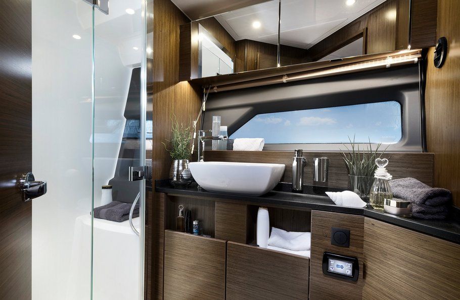 2022 Bavaria Yachts R55