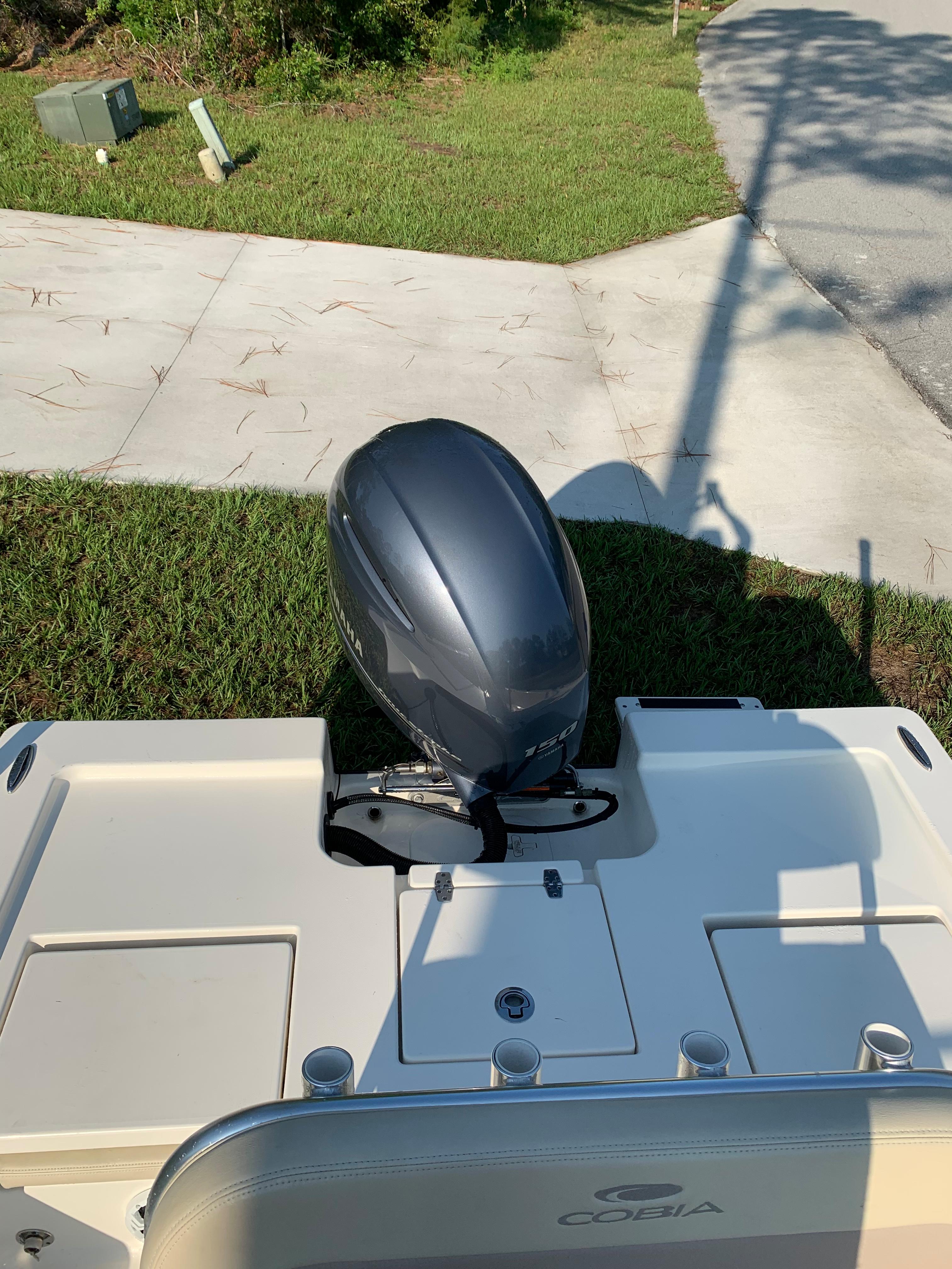 2016 Cobia Boats 21 Bay