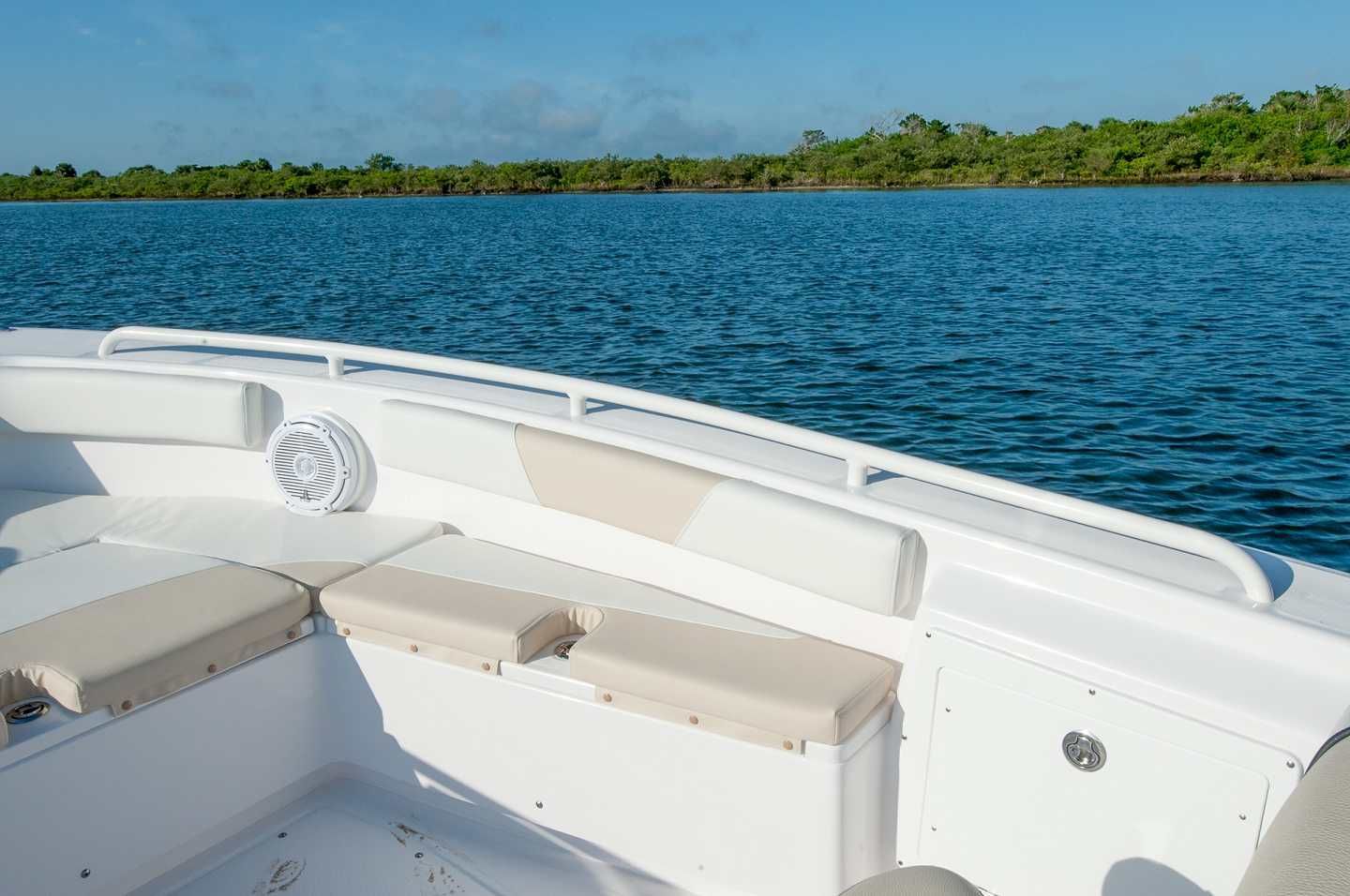 2022 Everglades 243 CC