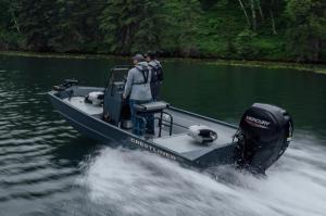 Crestliner 1870 Retriever FCC aluminium tunnel-hull fishing boat