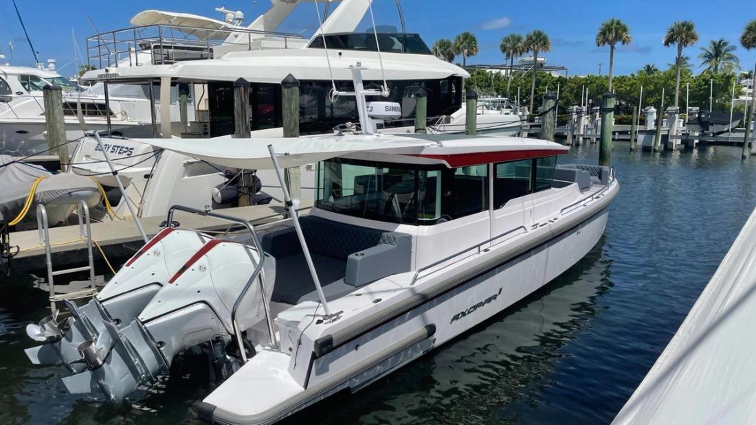 2021 Axopar 37 Cross Cabin