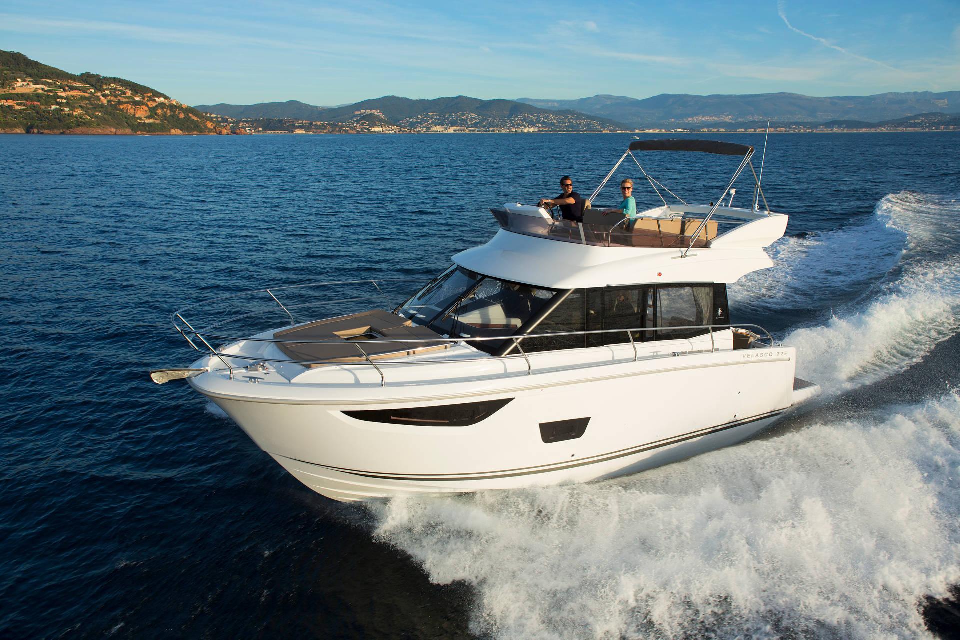 2018 Jeanneau Velasco 37F