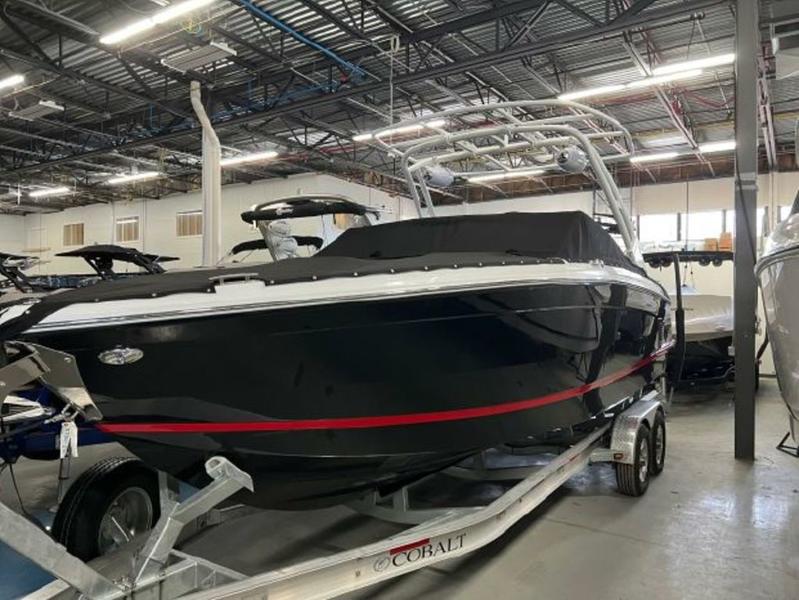 2021 Cobalt Boats R8 Surf