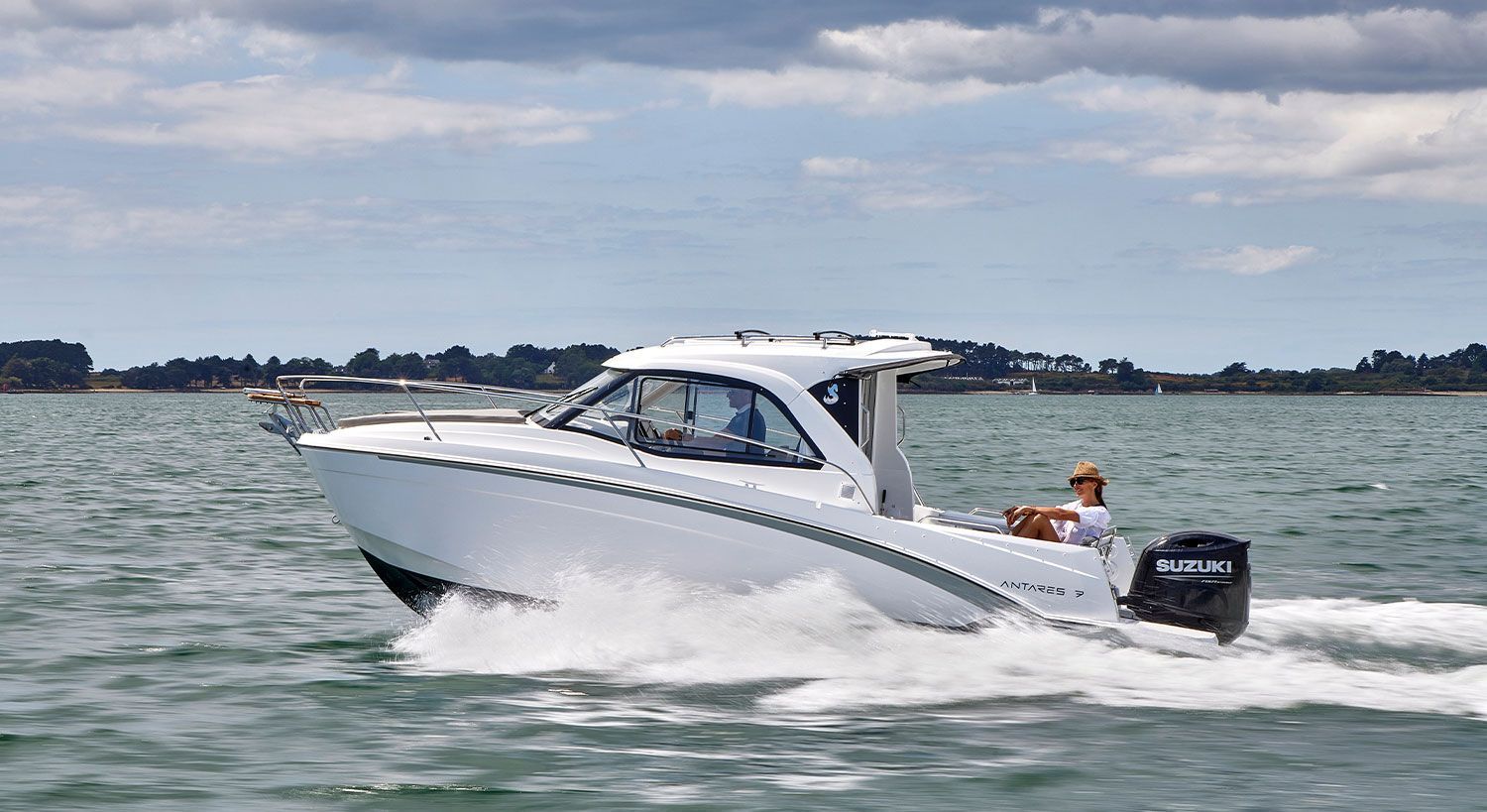 2020 Beneteau Antares 7