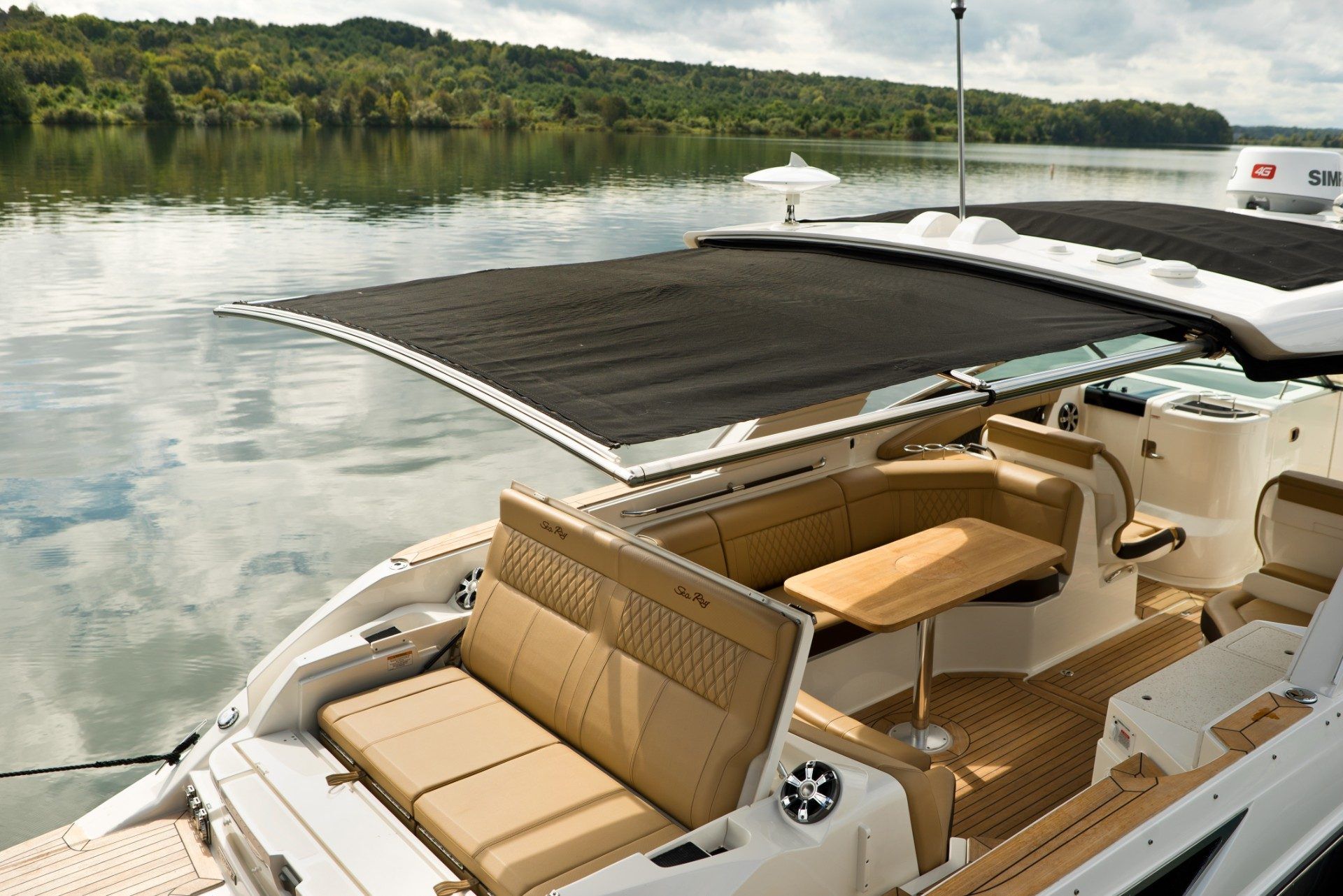 2022 Sea Ray SLX 350 Outboard