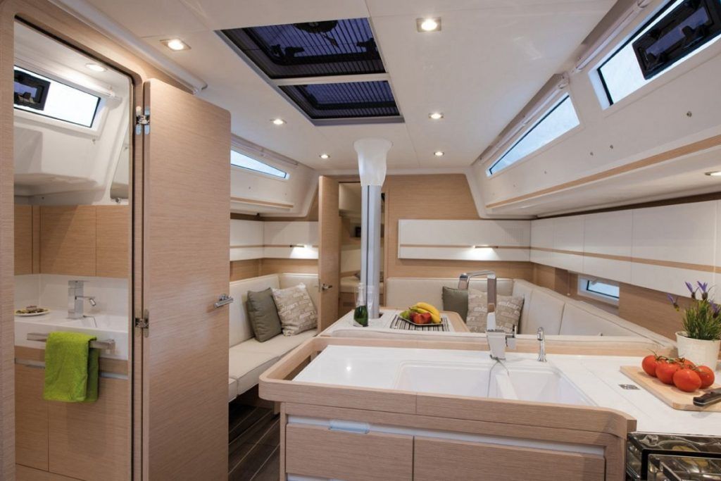 2015 Elan Yachts S5