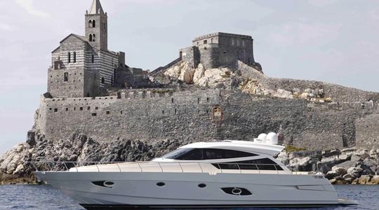 2018 Cayman Yachts S640