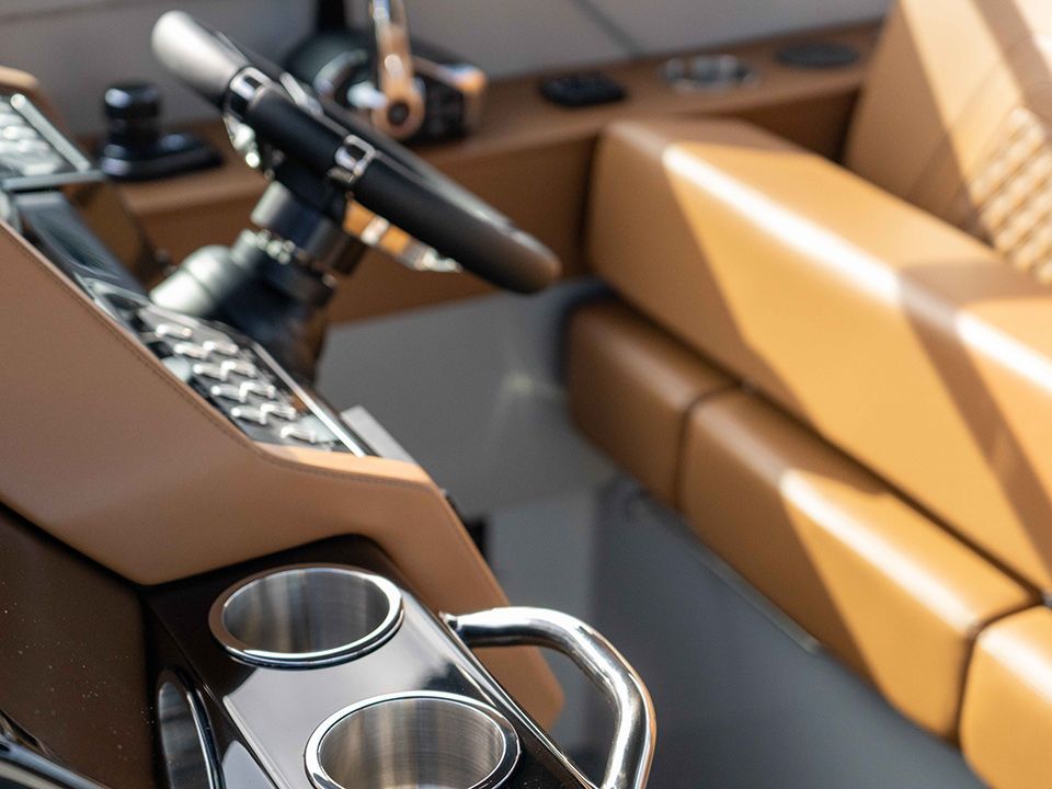 2024 Cruisers Yachts 34 GLS OB