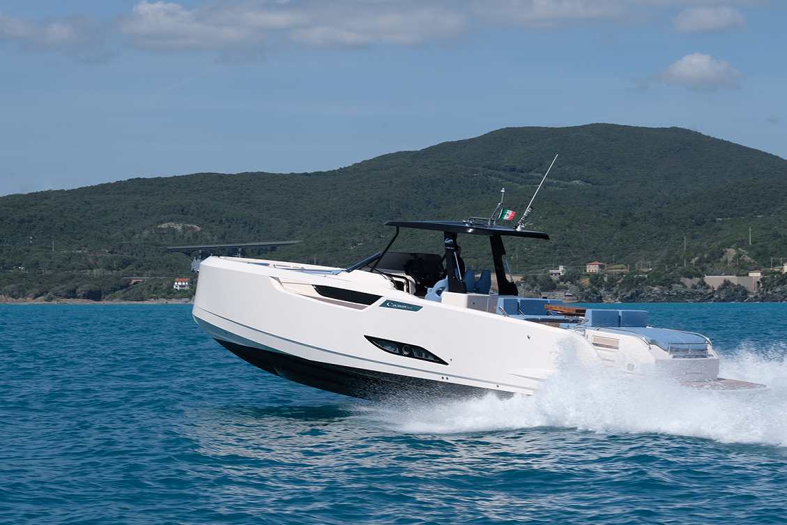 2021 Cayman Yachts 400WA