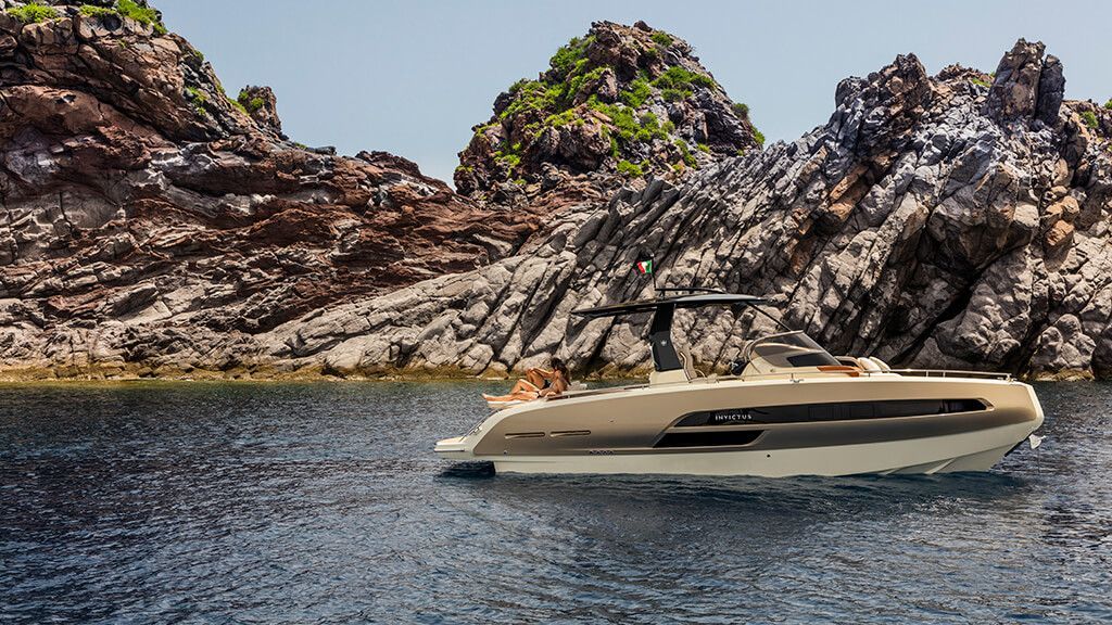 2019 Invictus Yacht GT320
