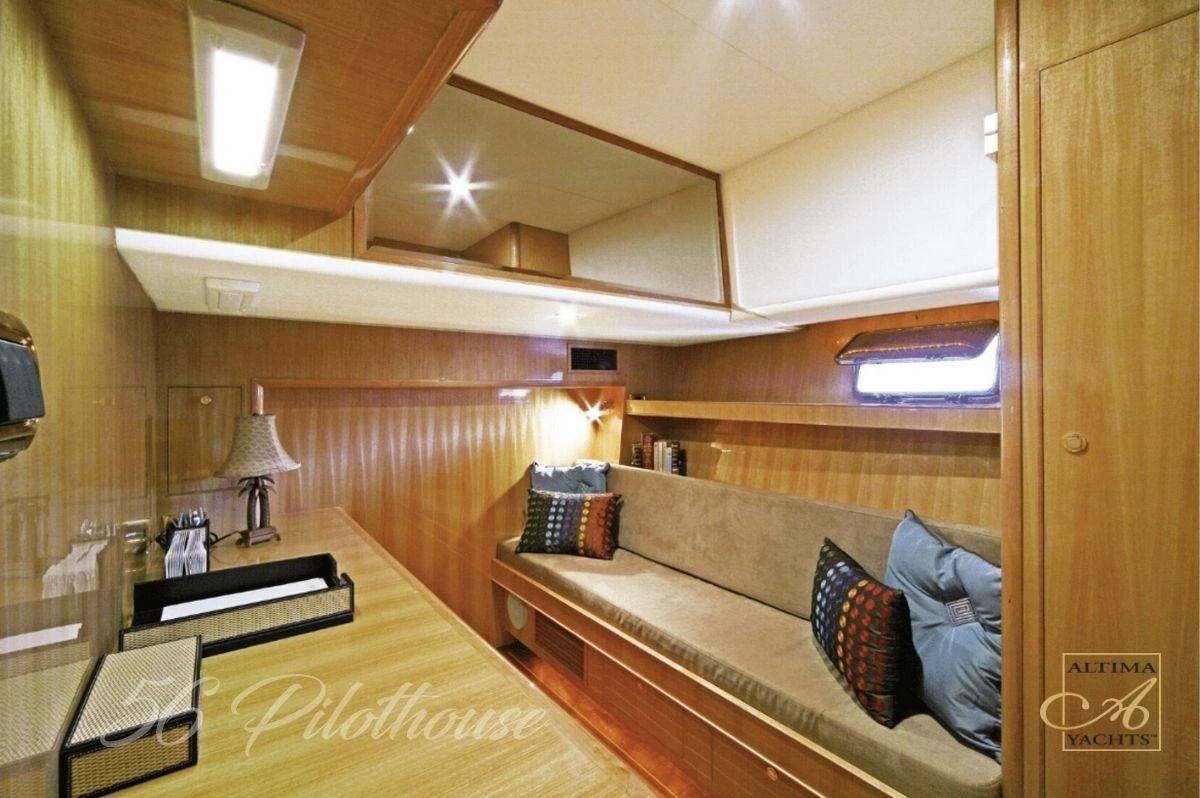 Altima 56 Pilothouse guest cabin with settee berth
