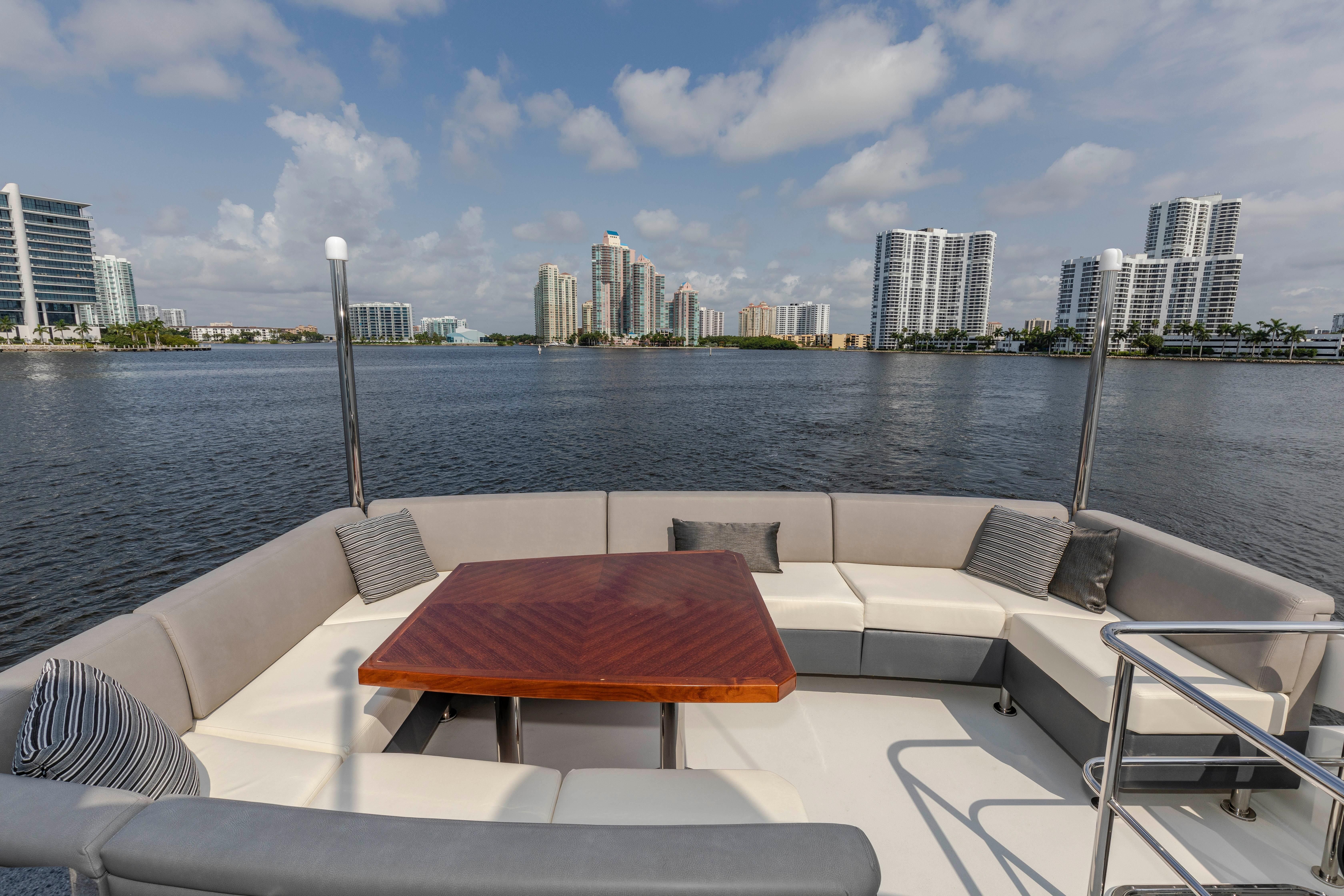 2017 Ocean Alexander 70E