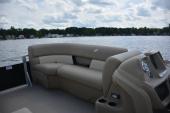 Starcraft LX 22 R lounge seating
