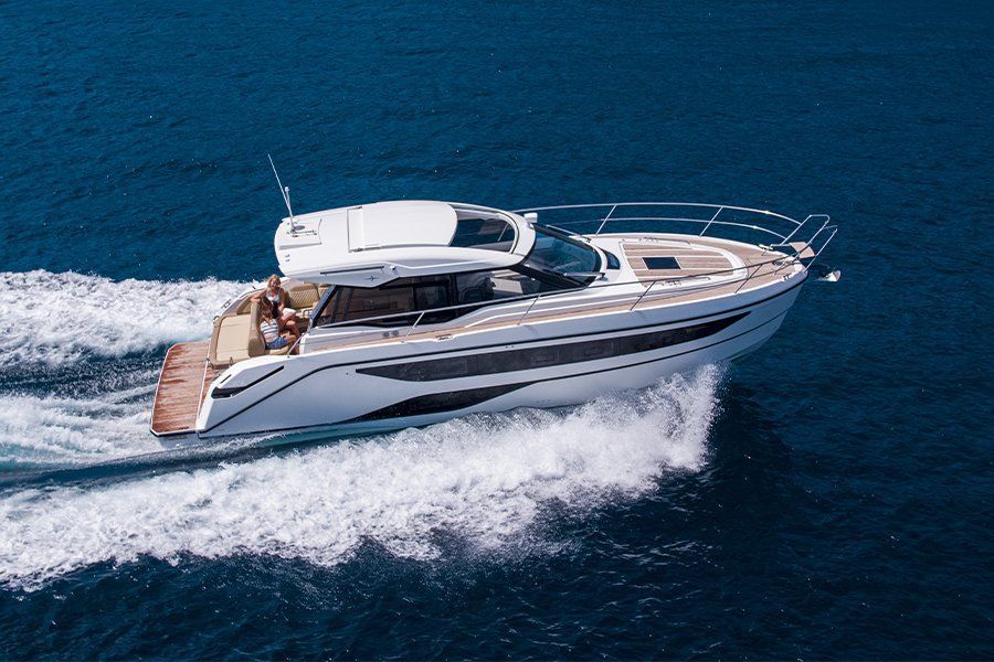 2022 Bavaria Yachts SR36