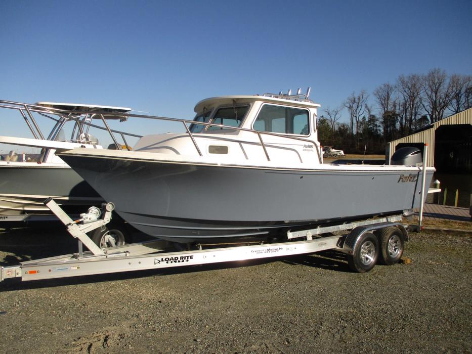 2021 Parker Offshore 2320 SL Sport Cabin