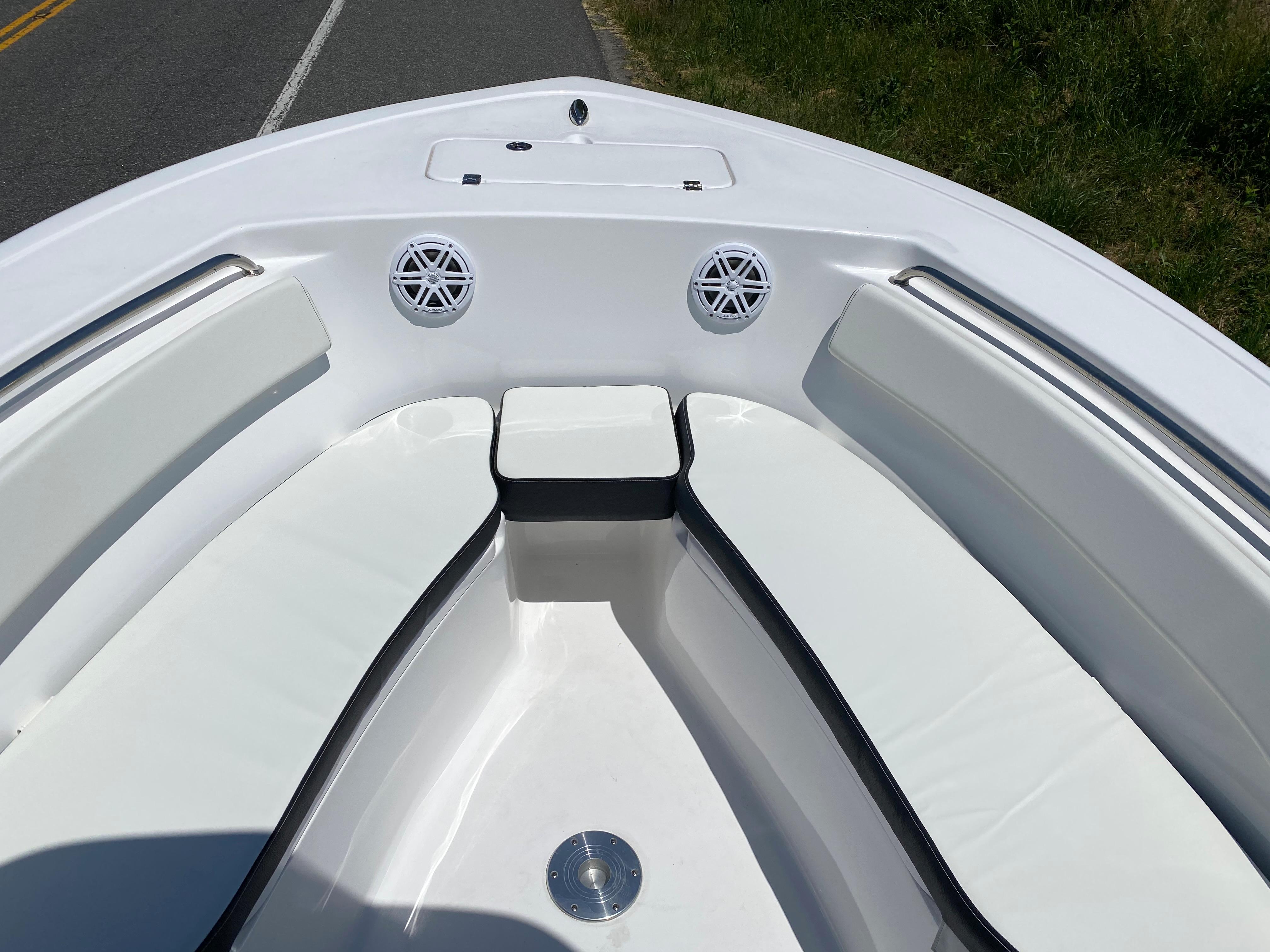 2022 Tidewater Boats 220 LXF