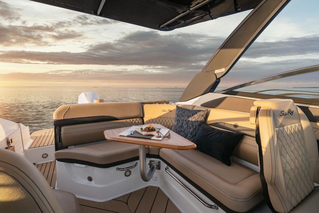 2023 Sea Ray SLX 260 Outboard