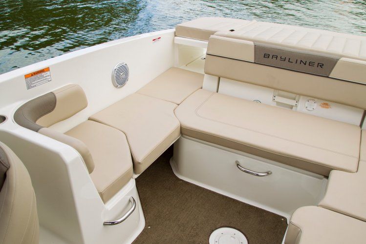 2021 Bayliner VR6 Inboard