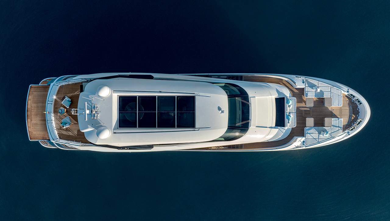 2021 Monte Carlo Yachts MCY 105 Skylounge