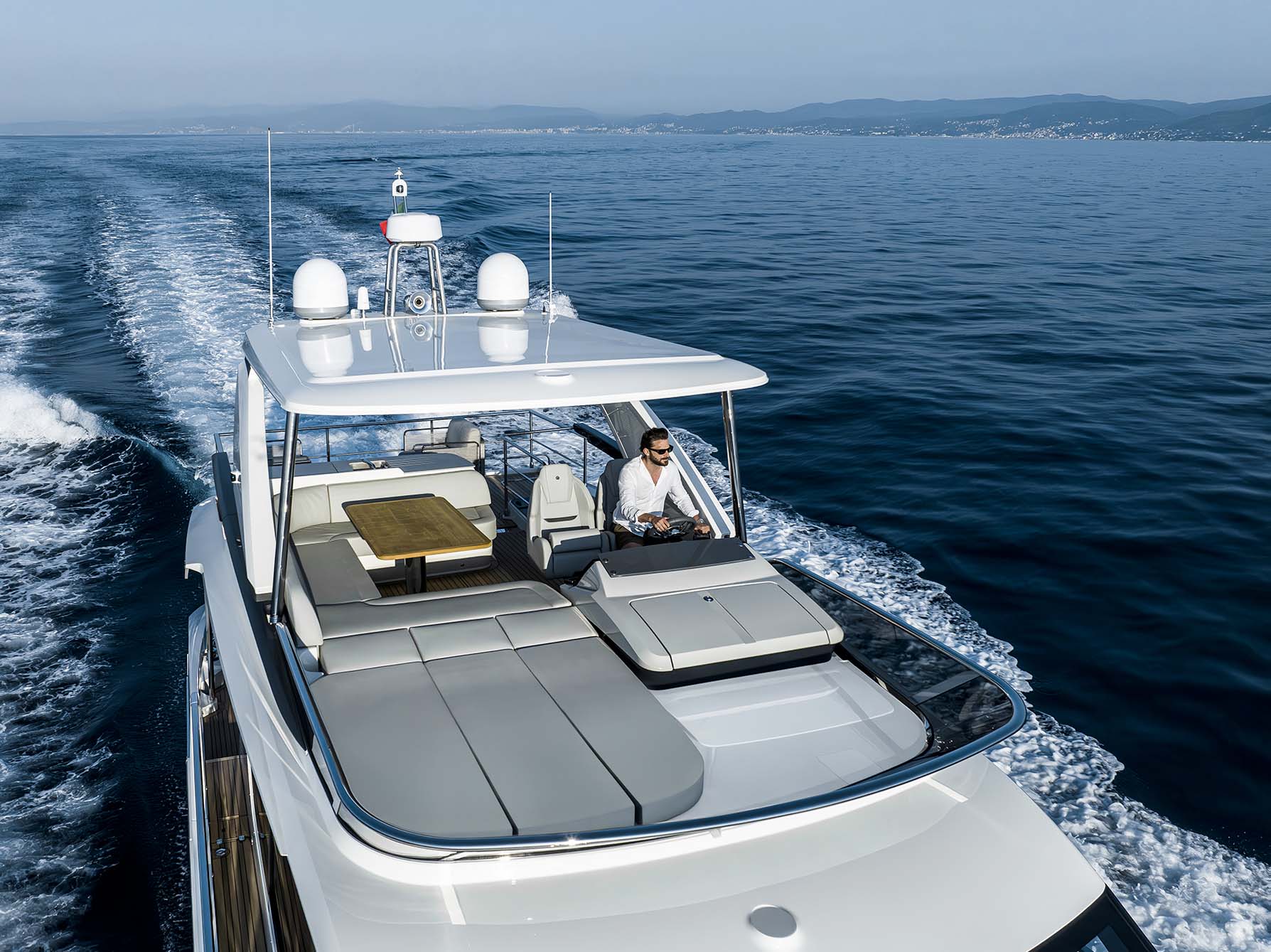 2023 Absolute Yachts 52 FLY