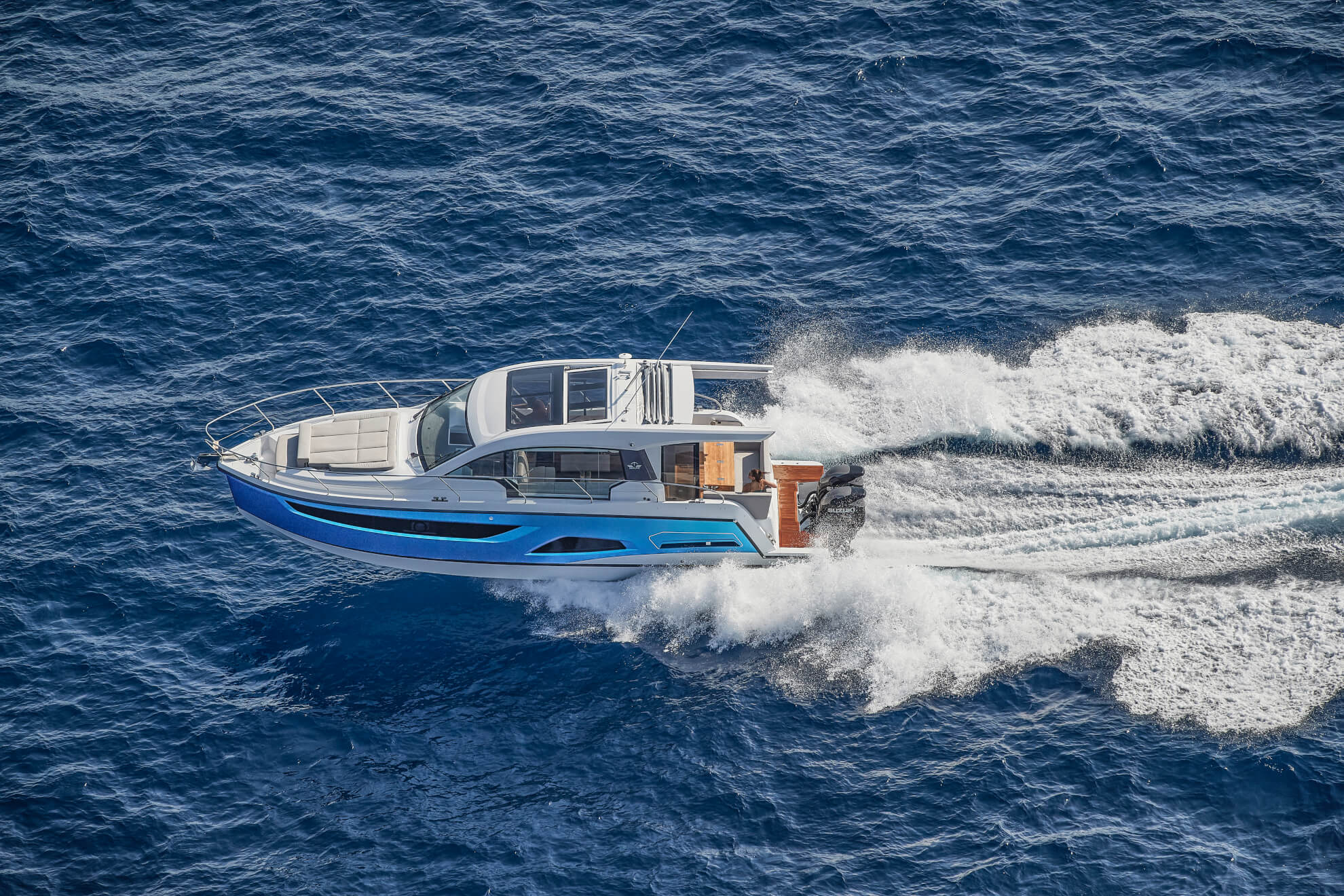 2020 Sealine C390v