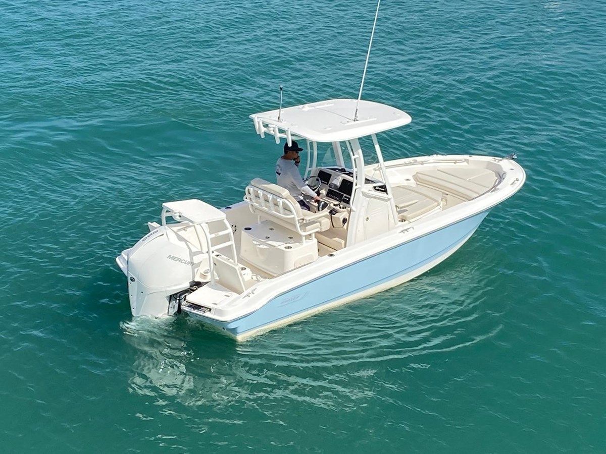 2022 Boston Whaler 220 Dauntless