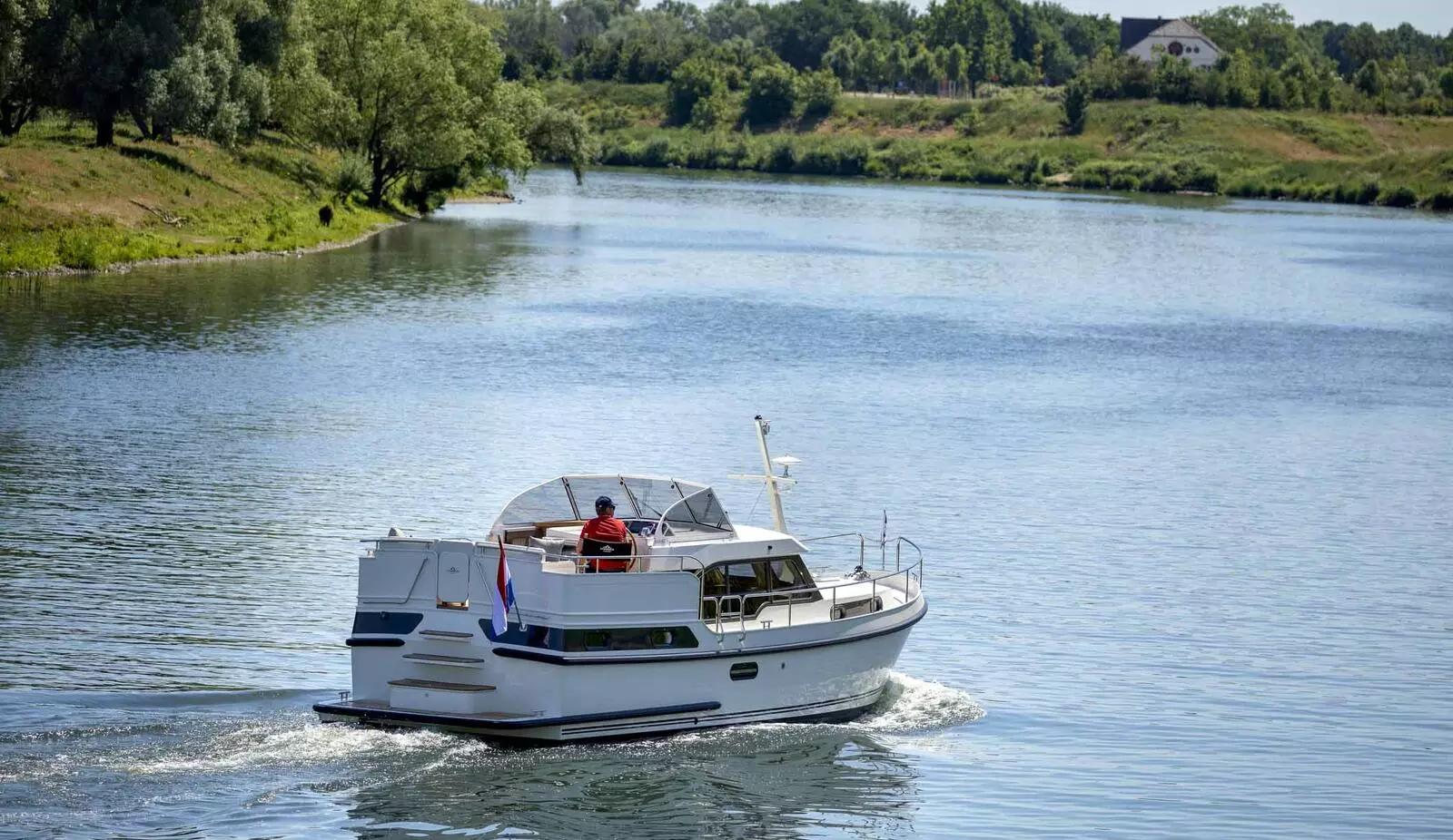 2016 Linssen Yachts 35 SL AC