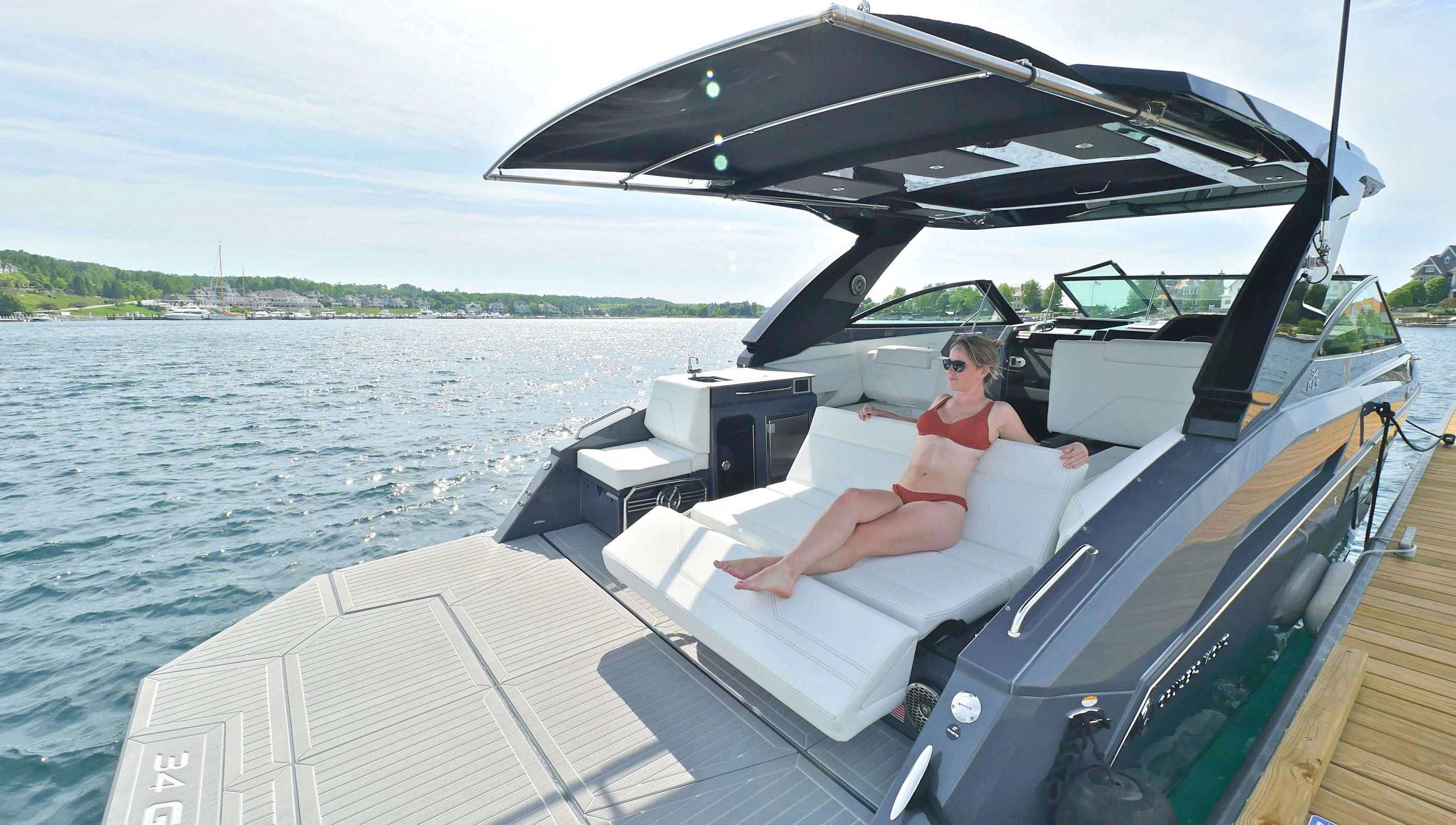 2022 Cruisers Yachts 34 GLS