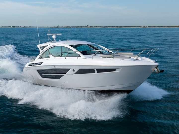 2022 Cruisers Yachts 50 Cantius