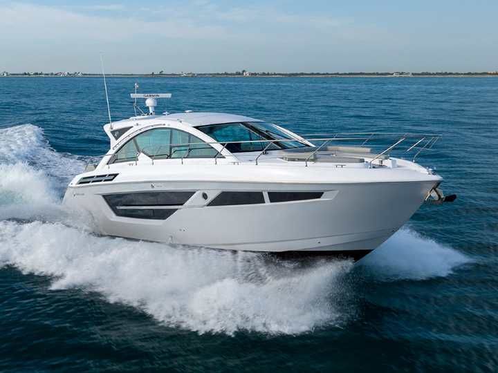 2022 Cruisers Yachts 50 Cantius