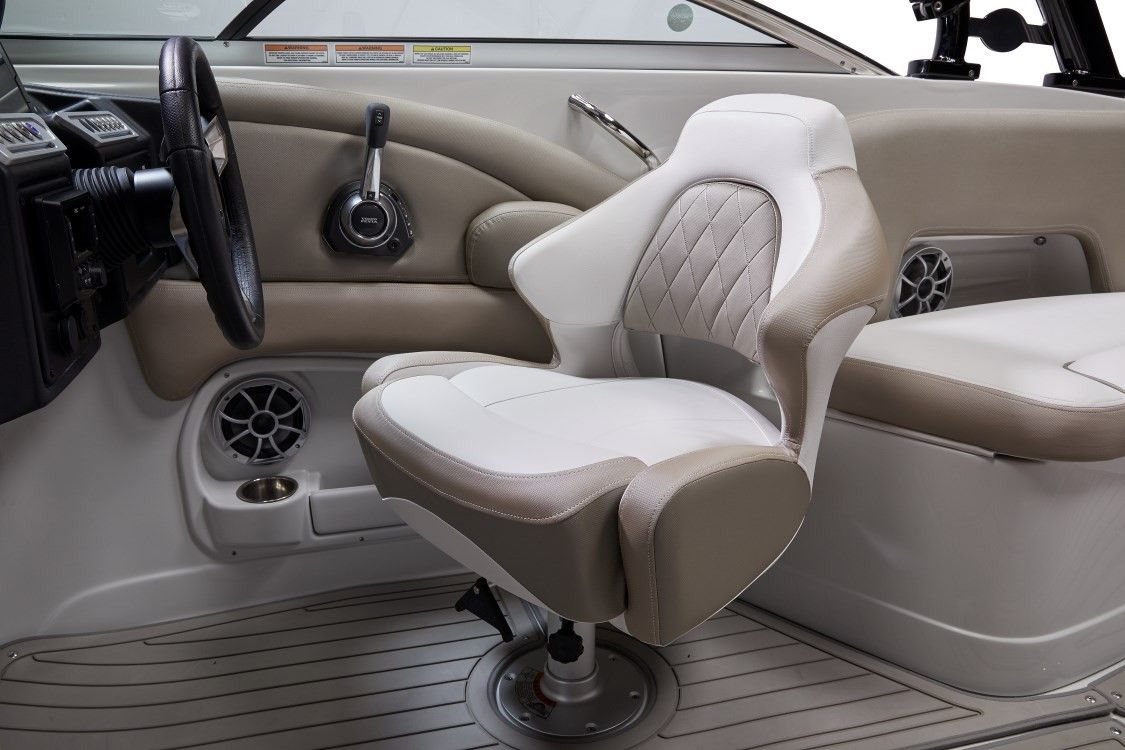 2020 Crownline E275 Surf