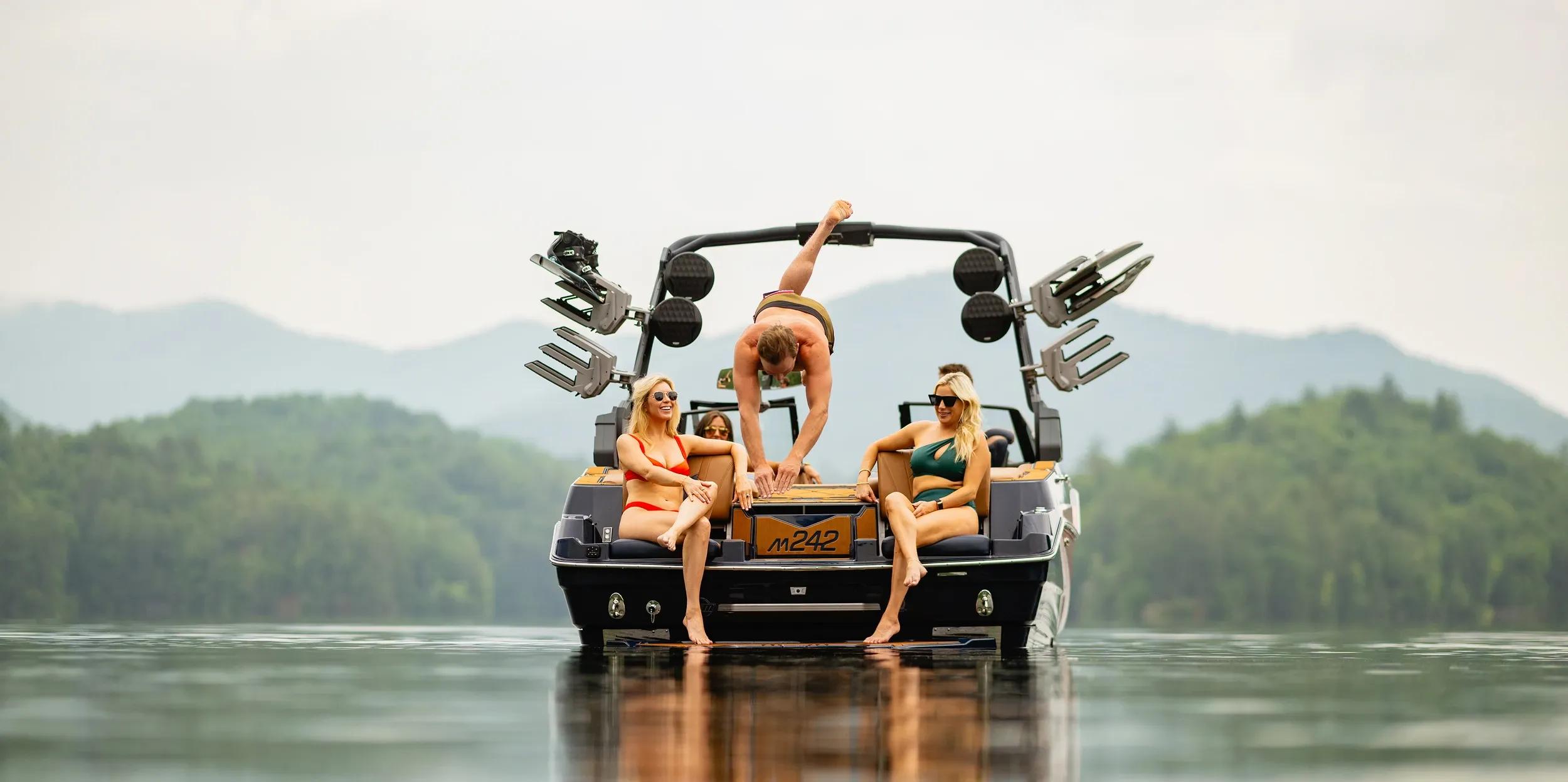 2024 Malibu Boats M242