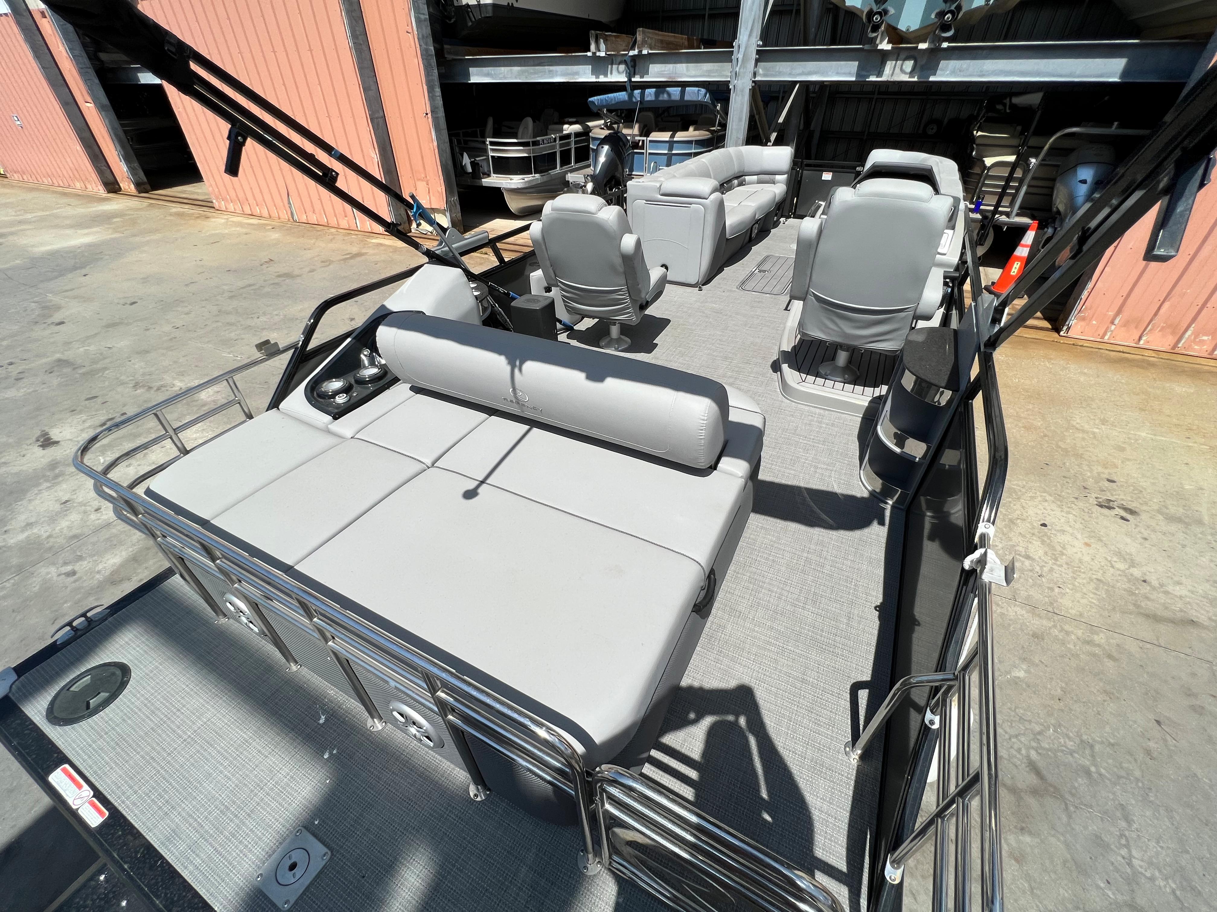 2021 Regency Boats 250 LE3