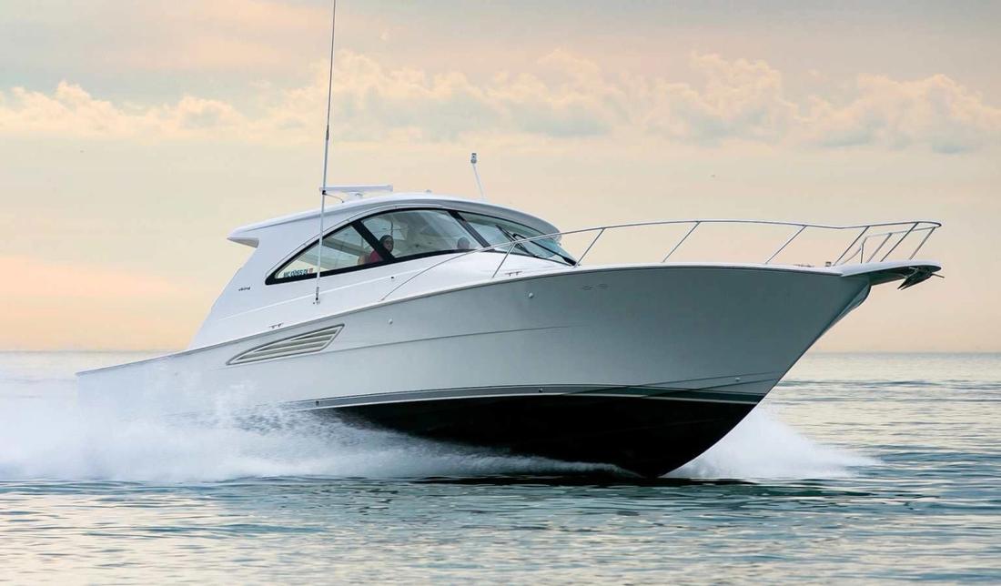 2023 Viking Yachts 44 Sport Coupe