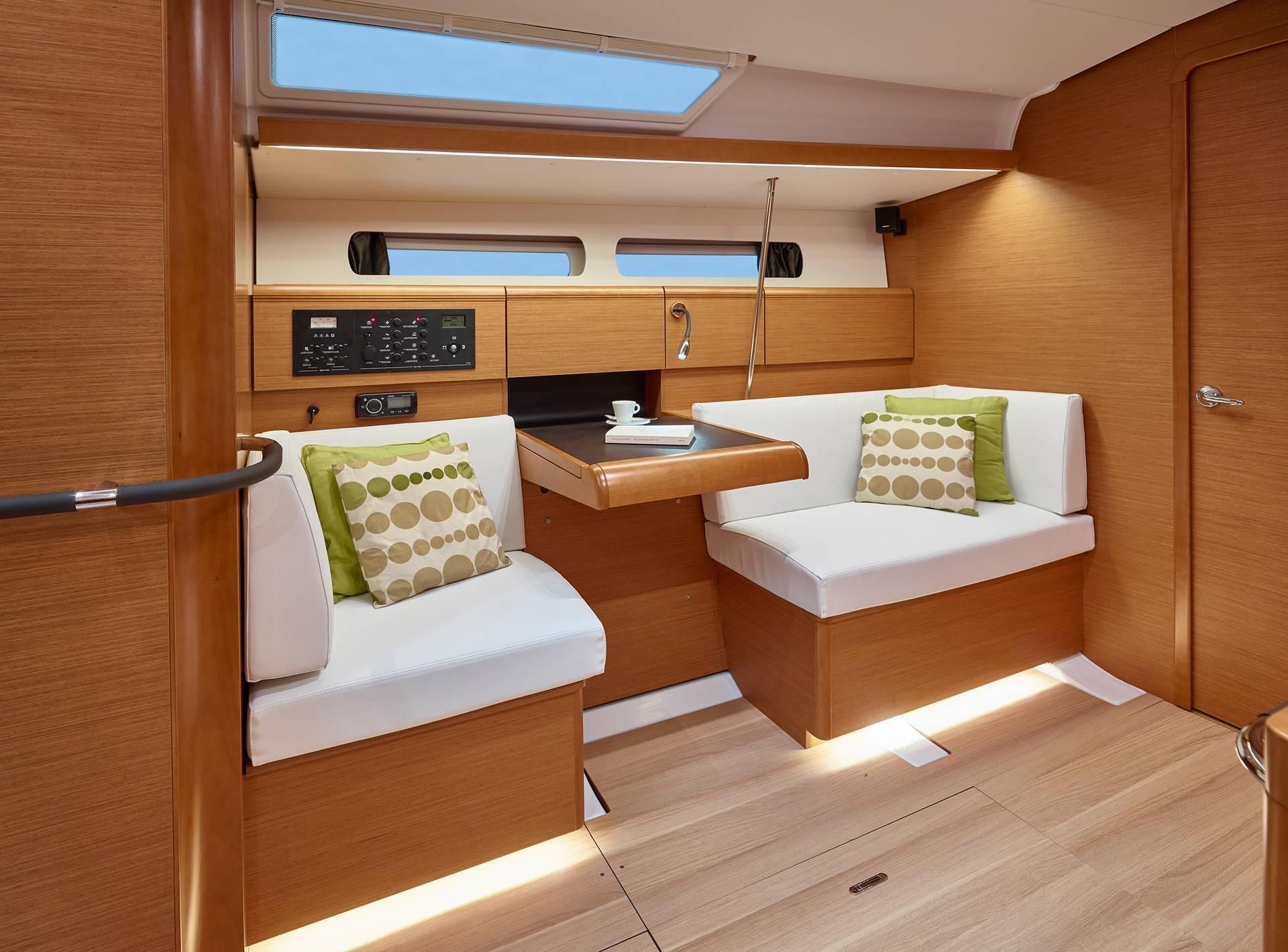 2016 Jeanneau Sun Odyssey 449