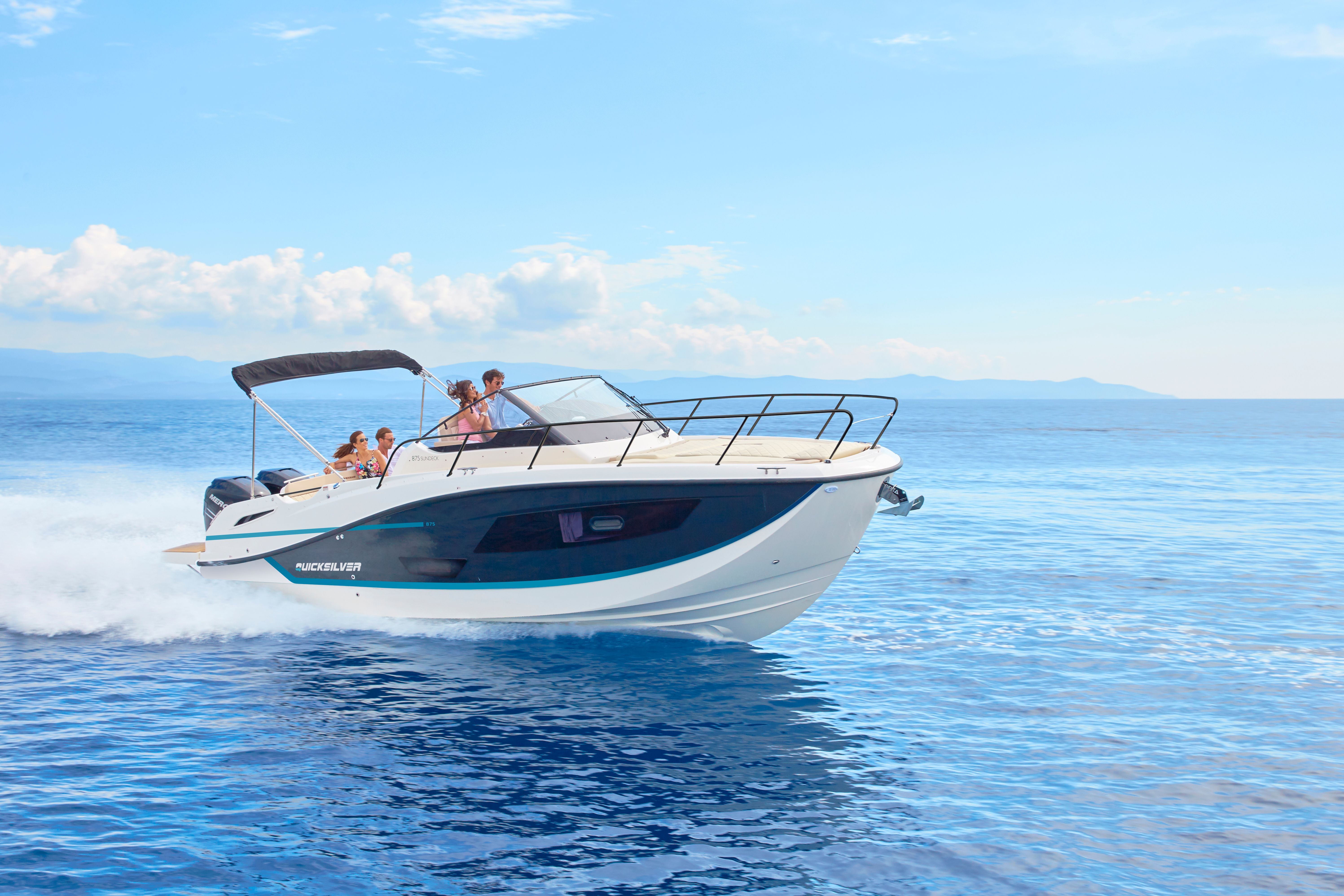 2020 Quicksilver Activ 875 Sundeck