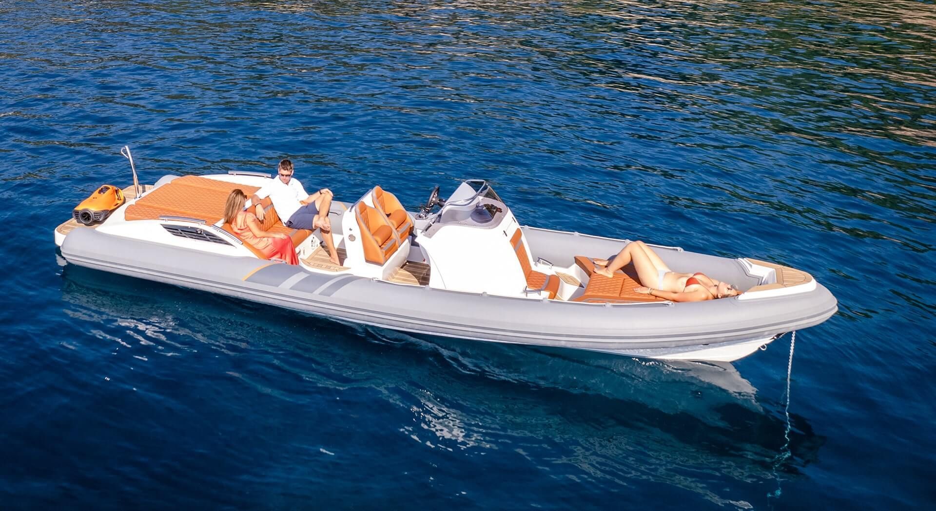 2022 Cobra Ribs Nautique Inboard 9