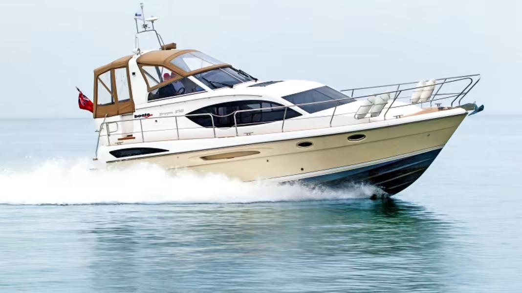 2015 Broom Boats 370