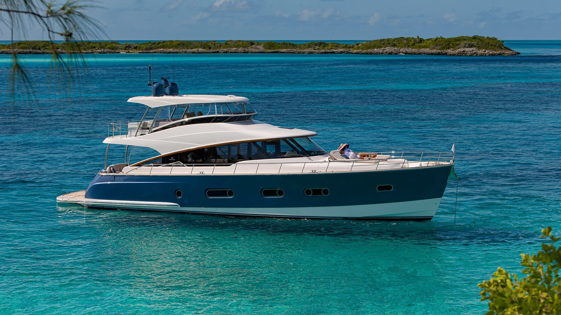 2021 Riviera Belize 66 Daybridge