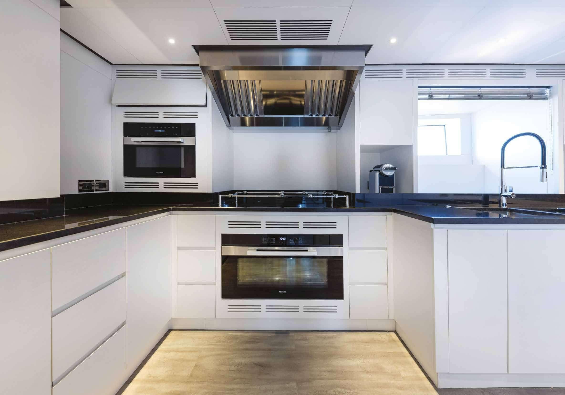 2020 Benetti Yachts B.Yond 37M