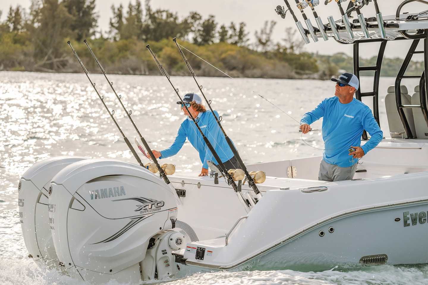 2024 Everglades 335 CC