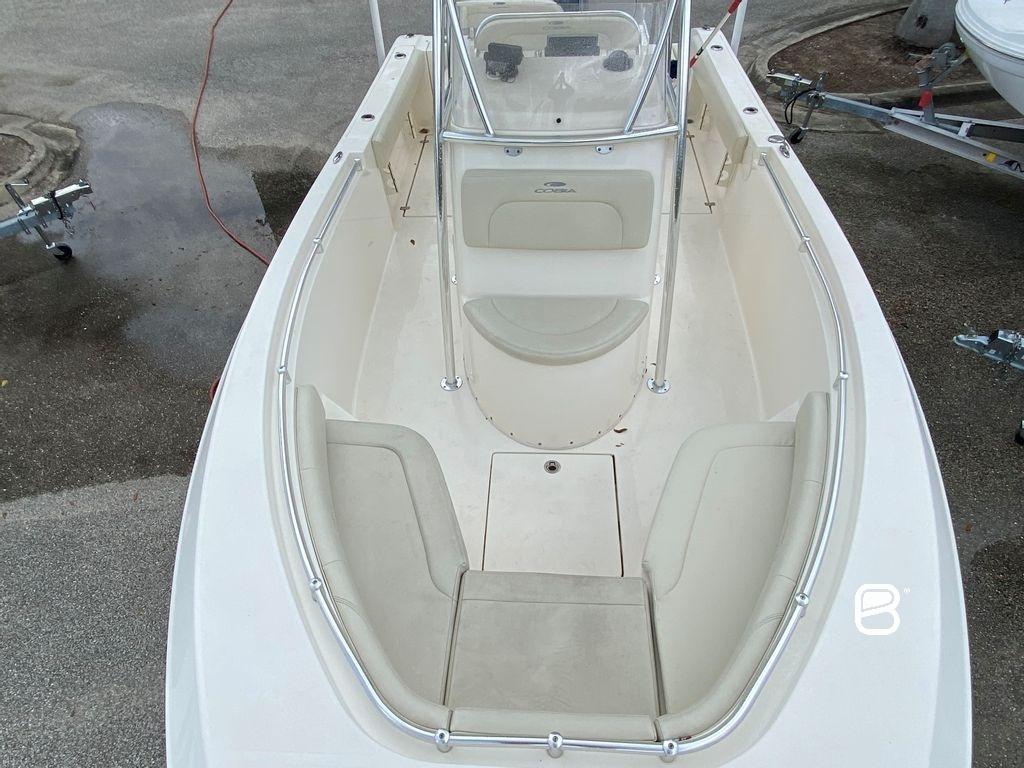 2018 Cobia Boats 237 Center Console