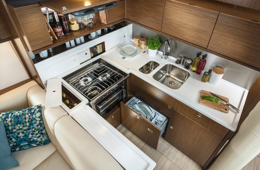 2017 Bavaria Yachts C57