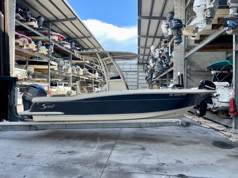 2019 Scout Boats 215 XSF