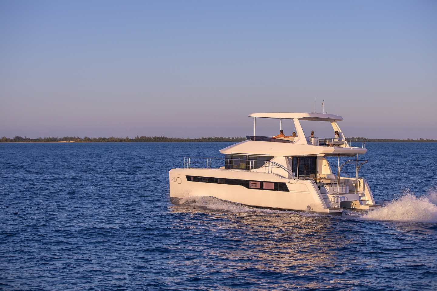 2019 Robertson and Caine Leopard 40