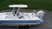 2022 Robalo 266 CAYMAN