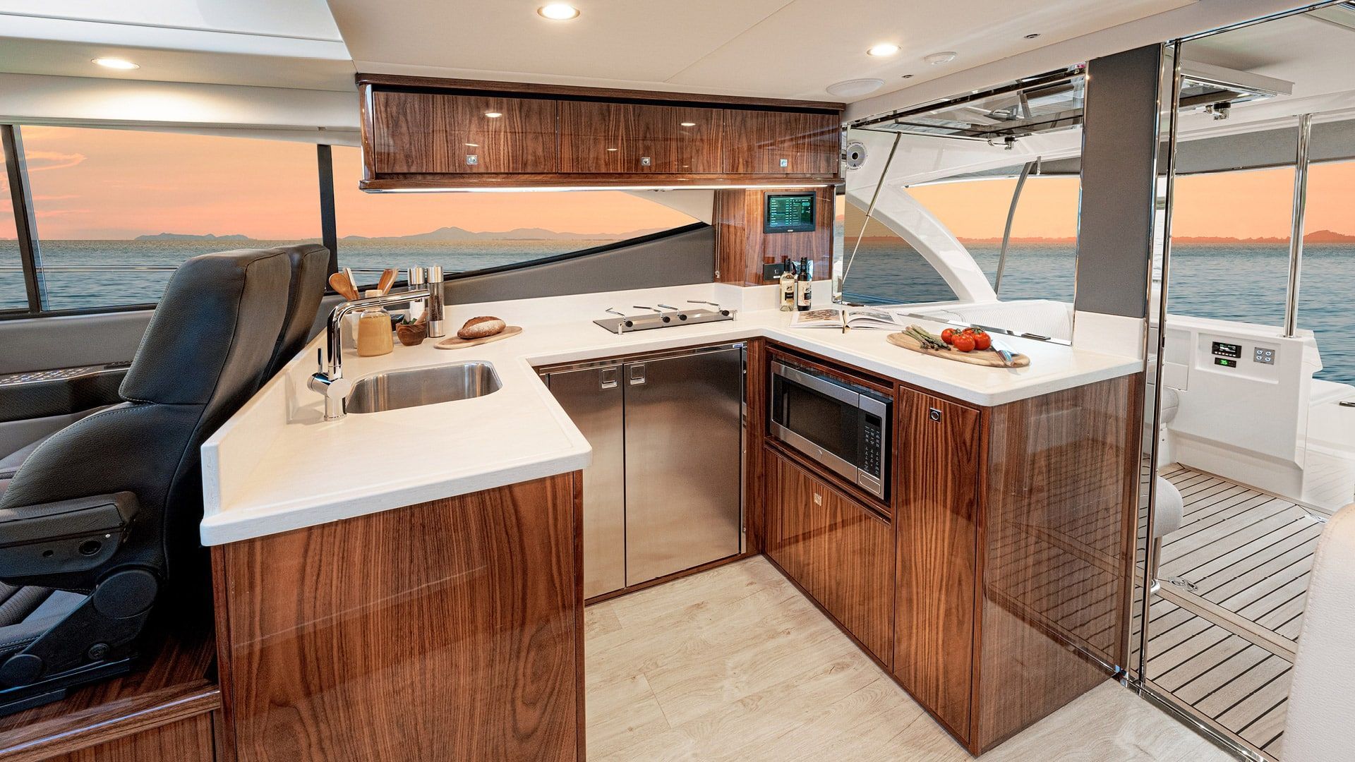 2022 Riviera 465 SUV